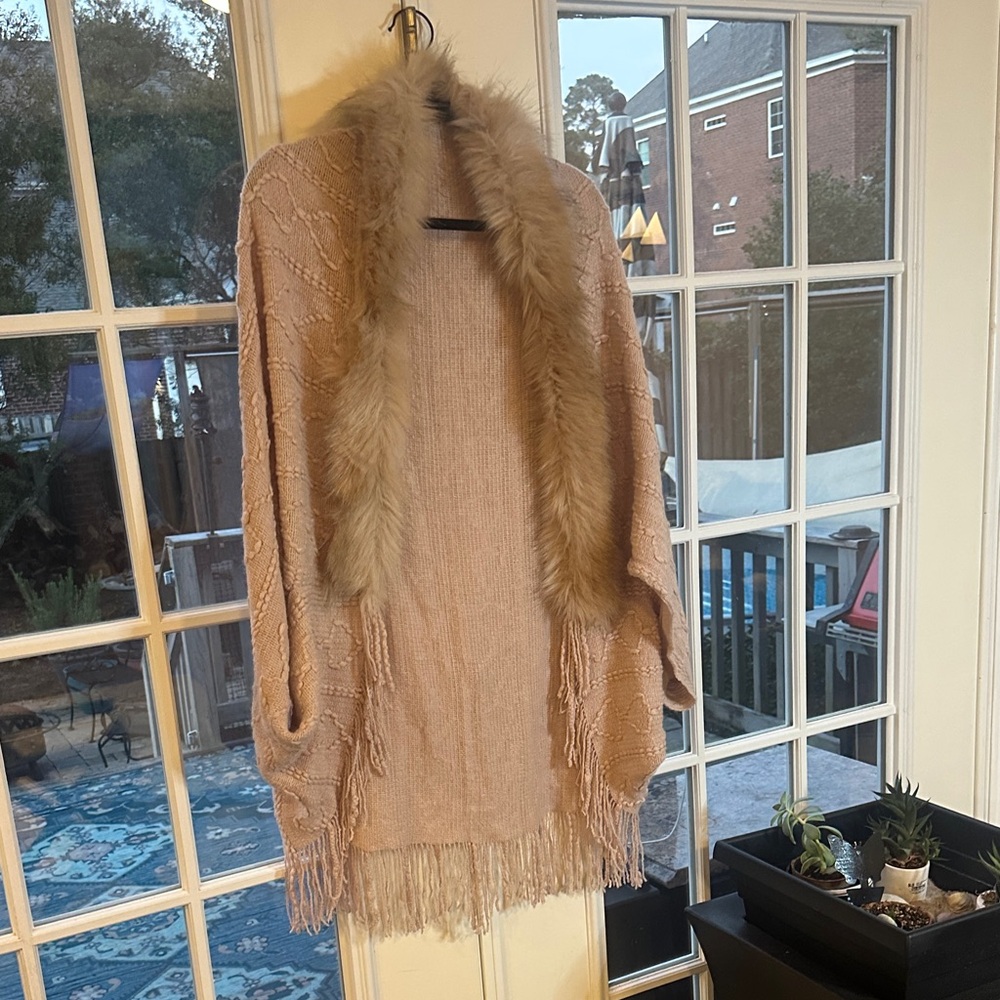 SHEIN Cream Knit Top